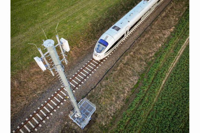 Schnelleres Netz für Reisende – neue Technik für besseren Empfang im Zug